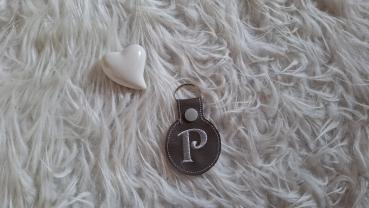Lederschlüsselanhänger Buchstabe "P"