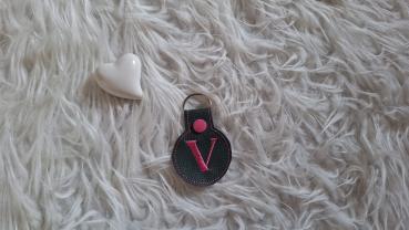 Lederschlüsselanhänger Buchstabe "V"