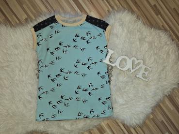 T-Shirt Gr. 122/128 "Schwalben"