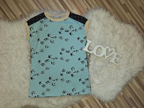 T-Shirt Gr. 122/128 "Schwalben"
